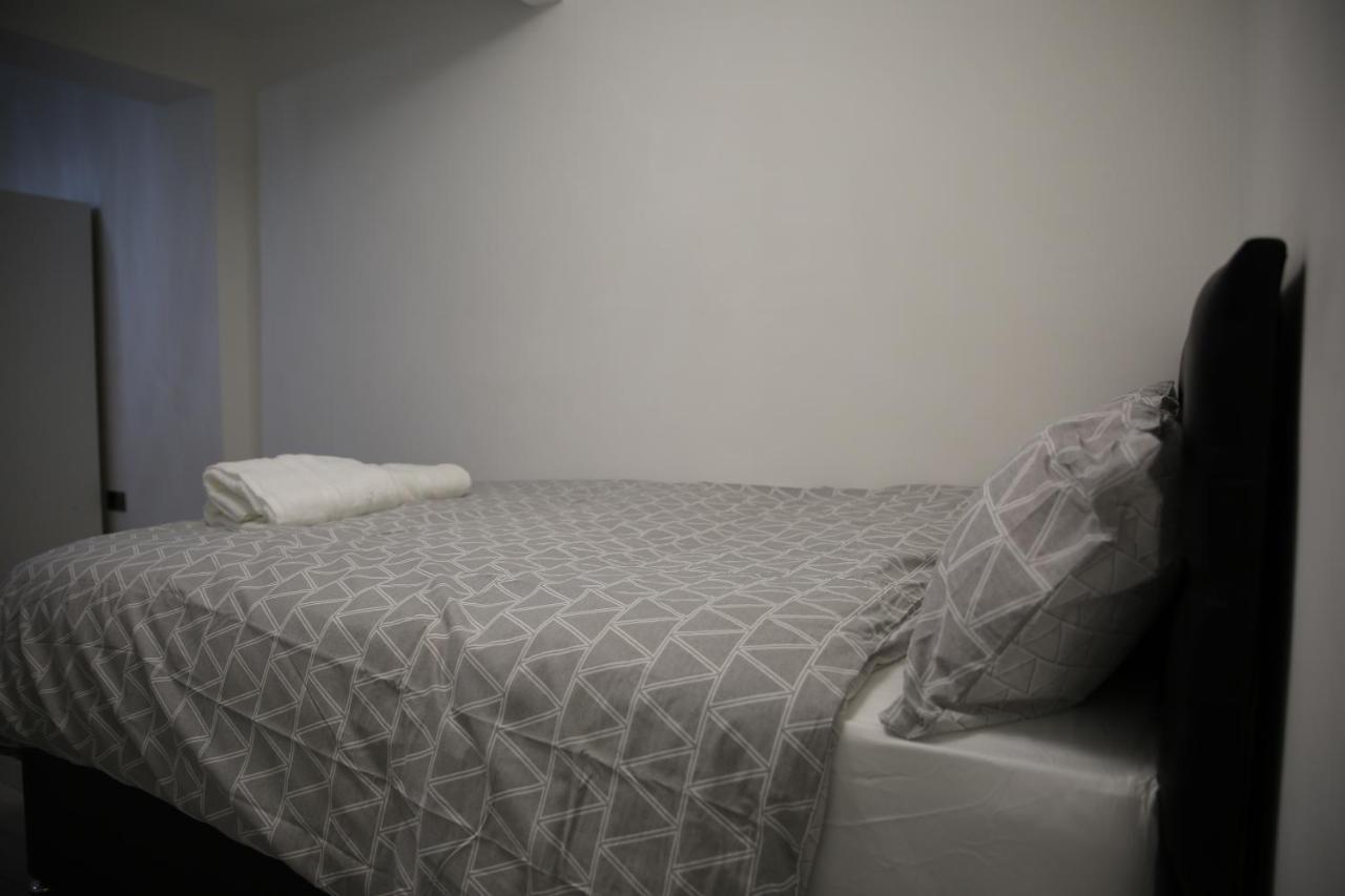 Rostron House Hotel Манчестър Екстериор снимка
