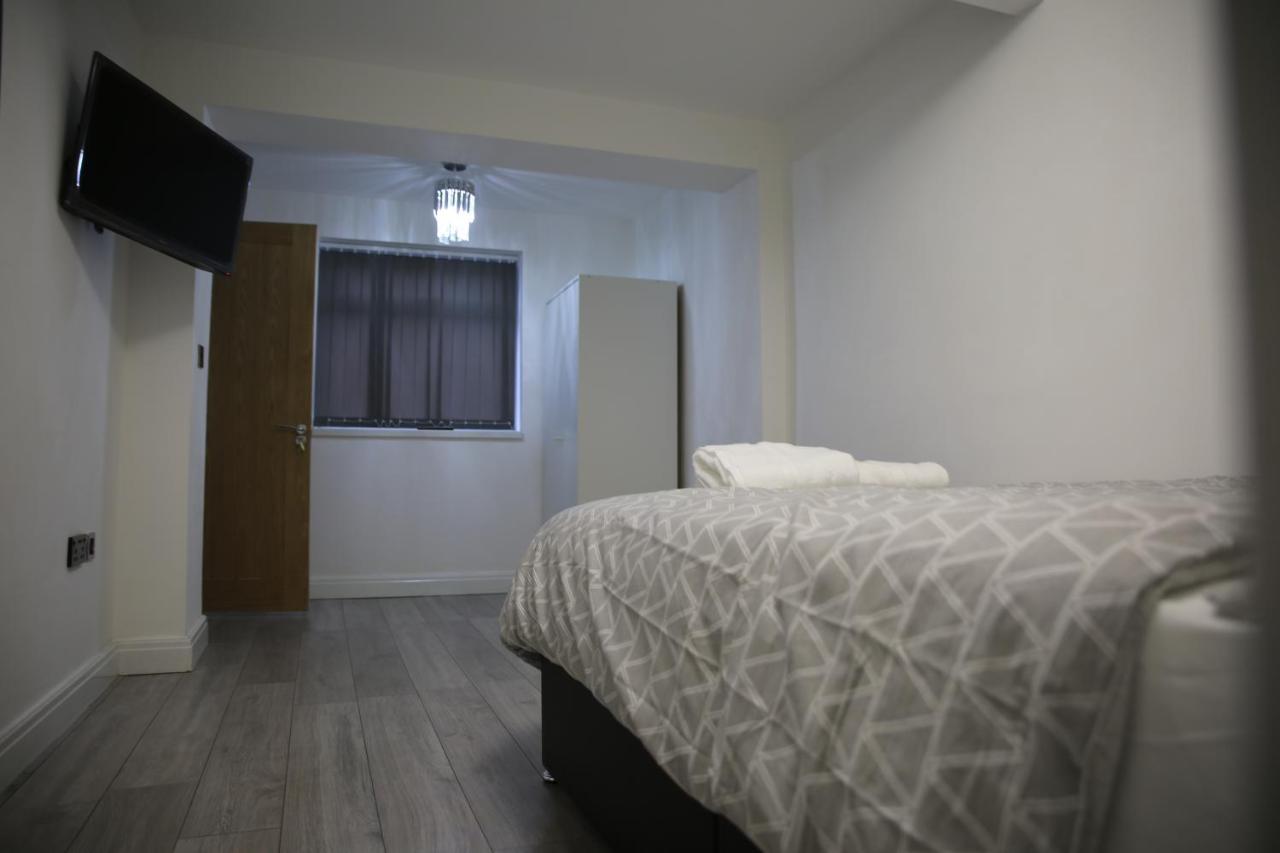Rostron House Hotel Манчестър Екстериор снимка