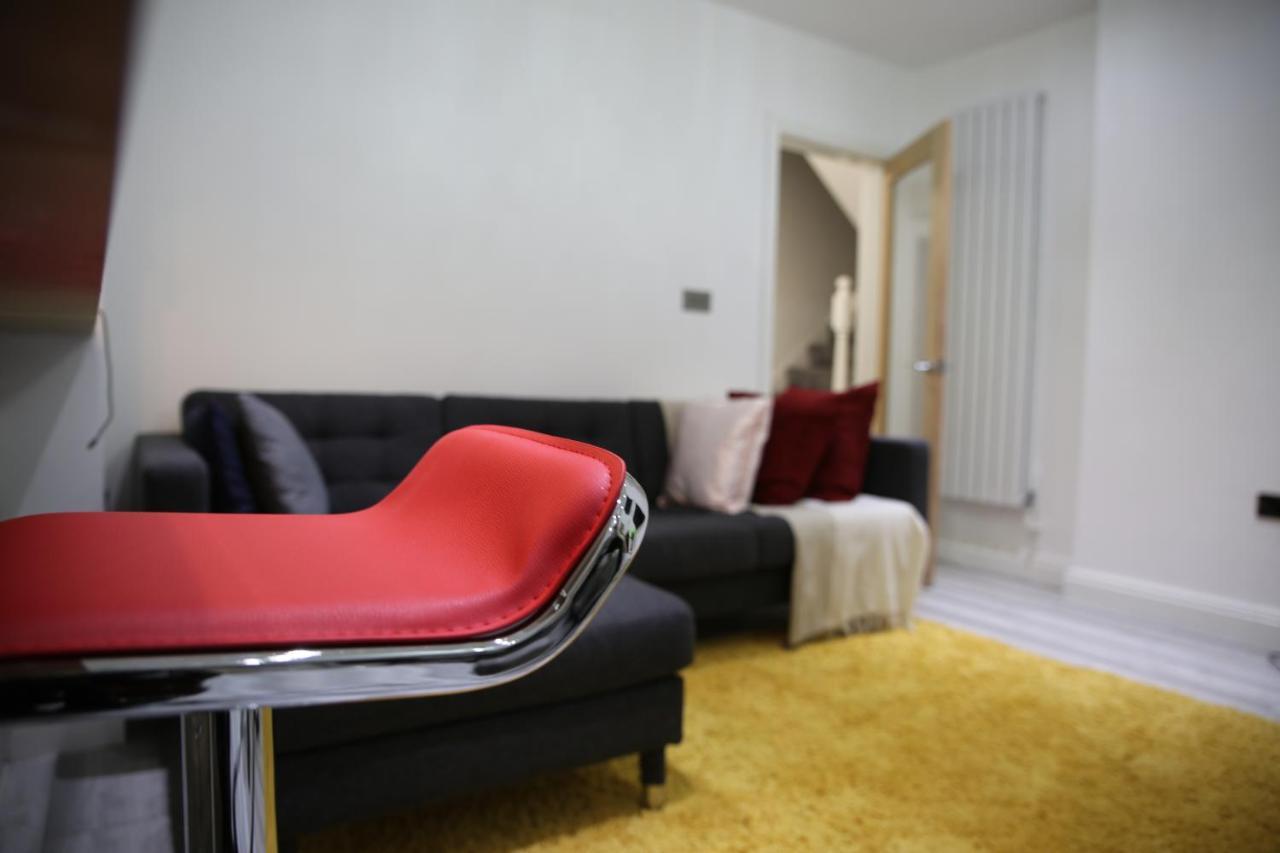 Rostron House Hotel Манчестър Екстериор снимка
