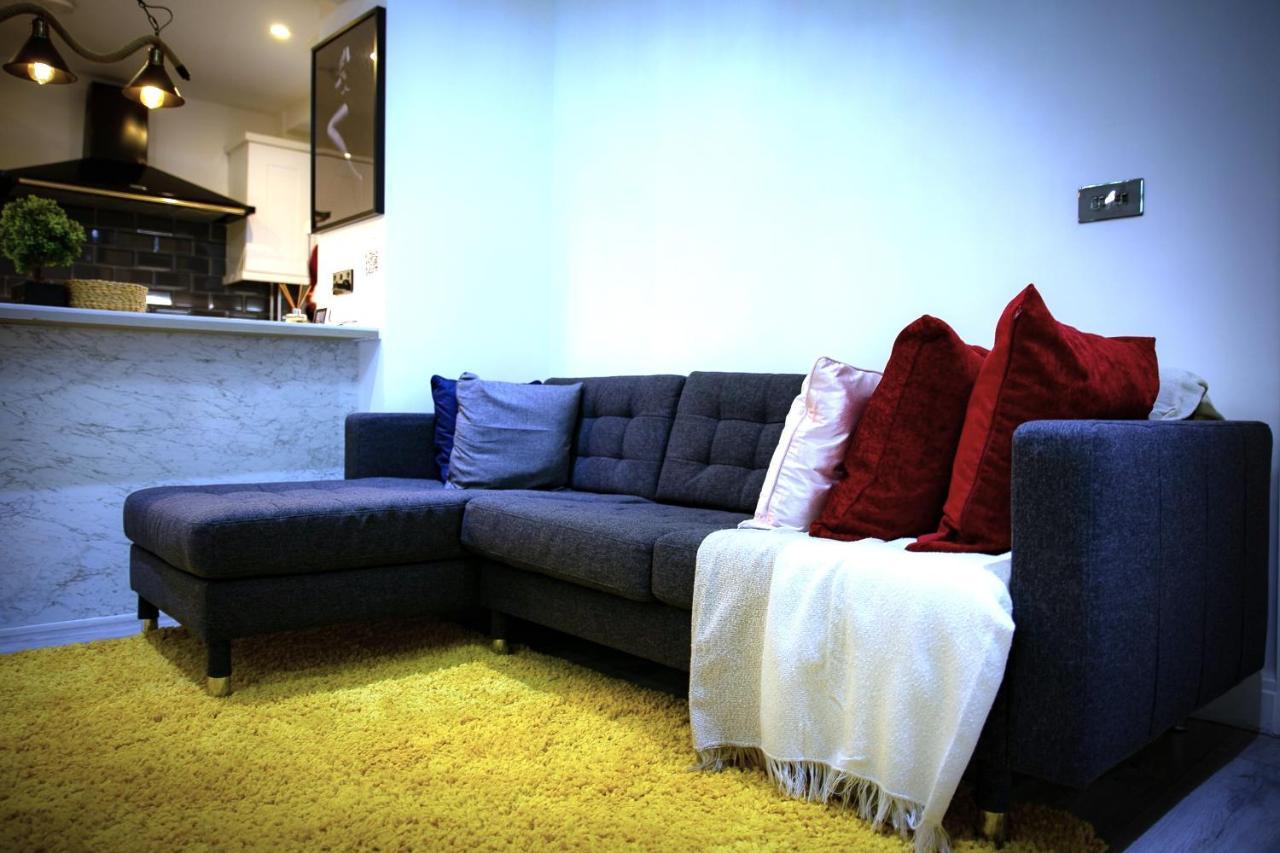Rostron House Hotel Манчестър Екстериор снимка