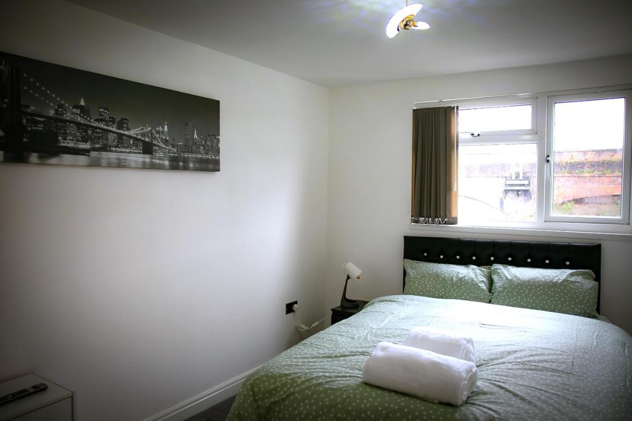 Rostron House Hotel Манчестър Екстериор снимка