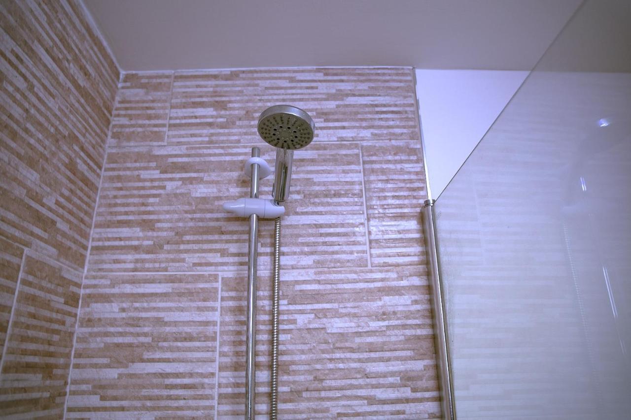 Rostron House Hotel Манчестър Екстериор снимка